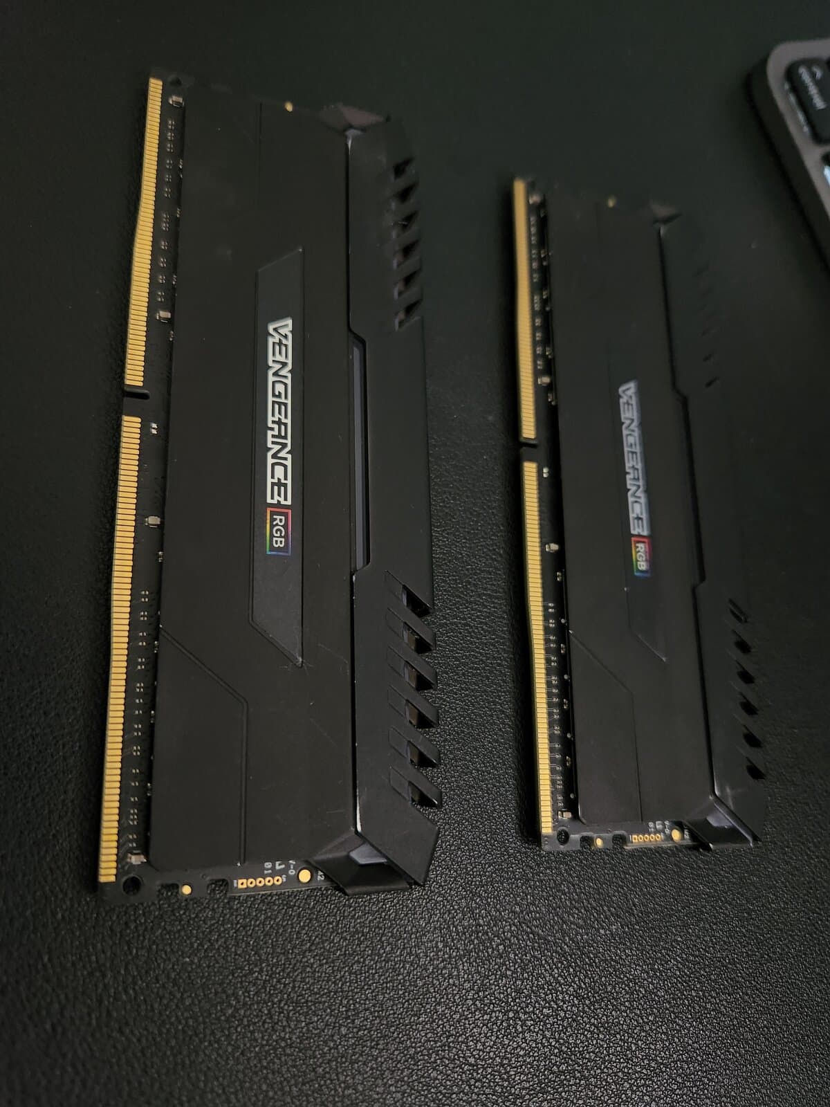 Corsair Vengeance RGB Pro 32GB (2x16GB) DDR4-3000 CL15