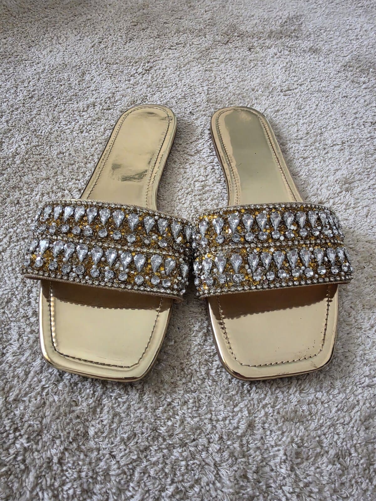 Gold crystal embellished slides size 44
