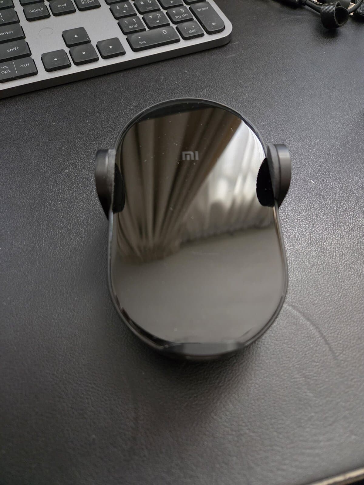 Xiaomi Mi 20W Wireless Car Charger with auto-clamping arms